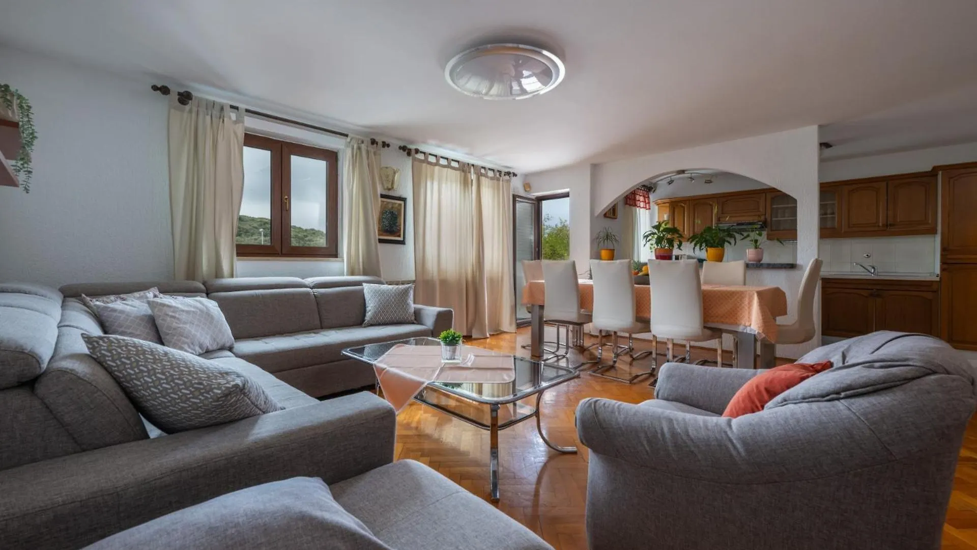 Villa Lealeana In Pula,Istrien 0*, 普拉