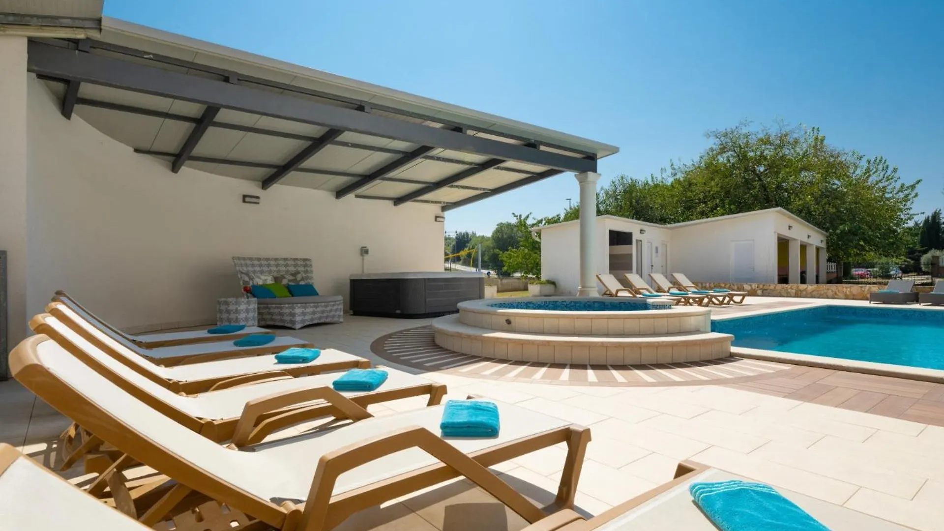 Villa Lealeana In Pula,Istrien  普拉